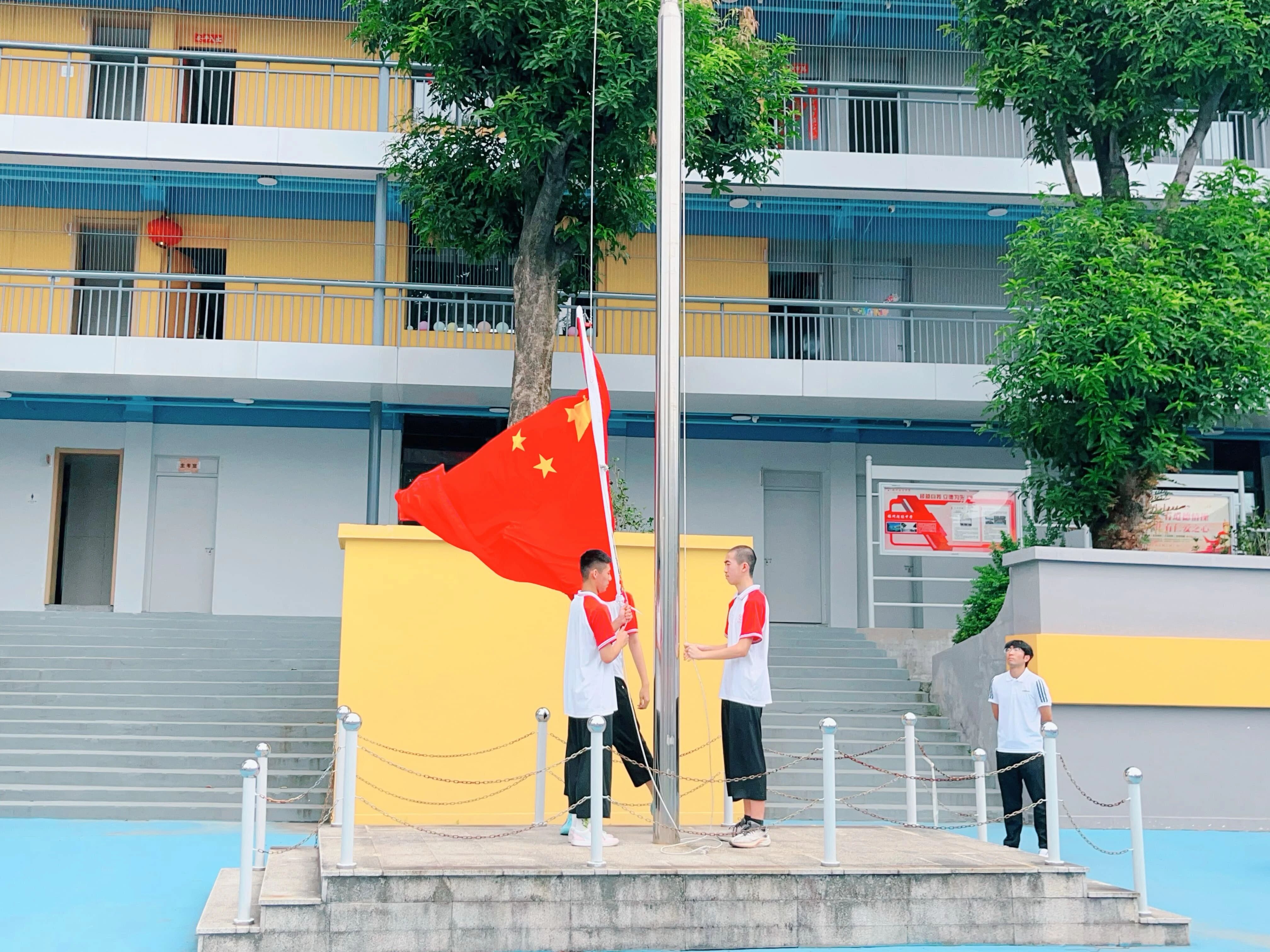 【超德德育】从国旗下的讲话到抗战胜利纪念，超德中学的开学日“红”透了